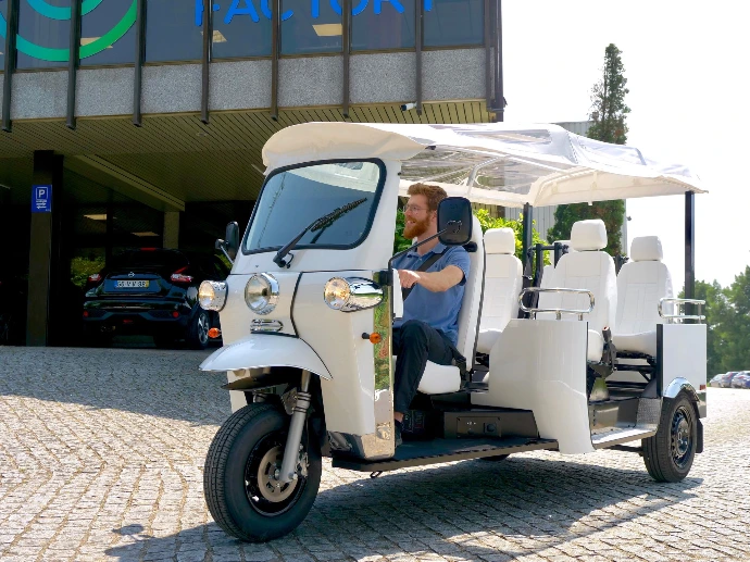 eTuk Limo5 in action